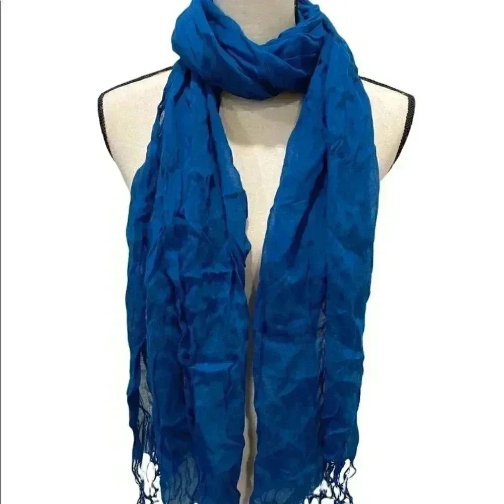 N/A blue scarf